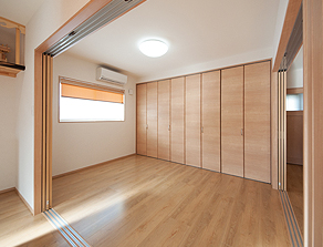 大容量のリビング収納