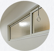 リビングに風を取り込む通気窓