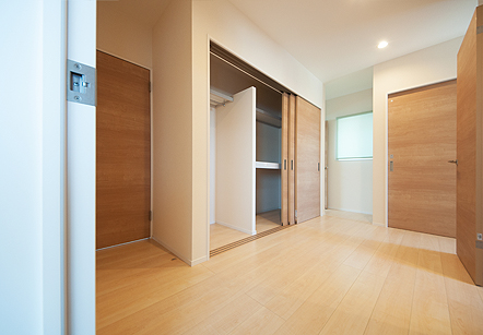 ファミリー収納のある2階ホール